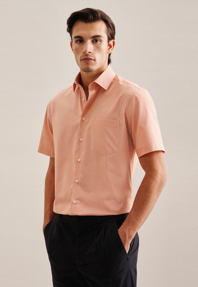 Non-iron Structure Short sleeve Business Shirt in Regular with Kent-Collar in Orange | Seidensticker online shop