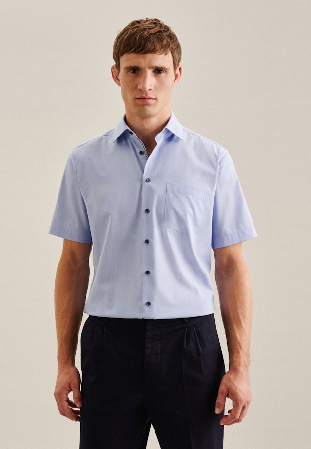 Non-iron Structure Short sleeve Business Shirt in Regular with Kent-Collar in Light Blue | Seidensticker Onlineshop