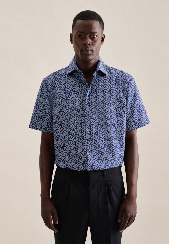 Poplin Short sleeve Business Shirt in Regular with Kent-Collar in Medium Blue | Seidensticker online shop
