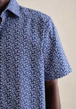 Poplin Short sleeve Business Shirt in Regular with Kent-Collar in Medium Blue |  Seidensticker Onlineshop