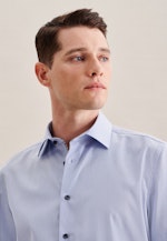 Non-iron Structure Short sleeve Business Shirt in Shaped with Kent-Collar in Light Blue |  Seidensticker Onlineshop