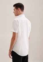 Non-iron Structure Short sleeve Business Shirt in Shaped with Kent-Collar in White |  Seidensticker Onlineshop