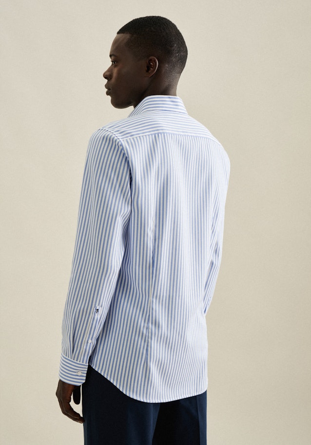 Non-iron Herringbone pattern Business Shirt in Slim with Kent-Collar in Light Blue | Seidensticker Onlineshop