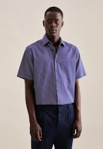 Poplin Short sleeve Business Shirt in Regular with Kent-Collar in Medium Blue |  Seidensticker Onlineshop