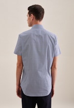 Poplin Short sleeve Business Shirt in Slim with Kent-Collar in Light Blue |  Seidensticker Onlineshop