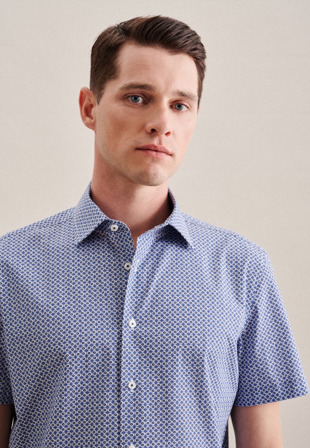 Poplin Short sleeve Business Shirt in Slim with Kent-Collar in Light Blue |  Seidensticker Onlineshop