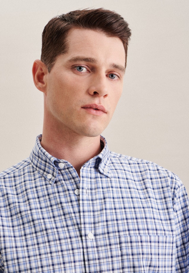 Non-iron Twill Business Shirt in Comfort with Button-Down-Collar in Light Blue |  Seidensticker Onlineshop