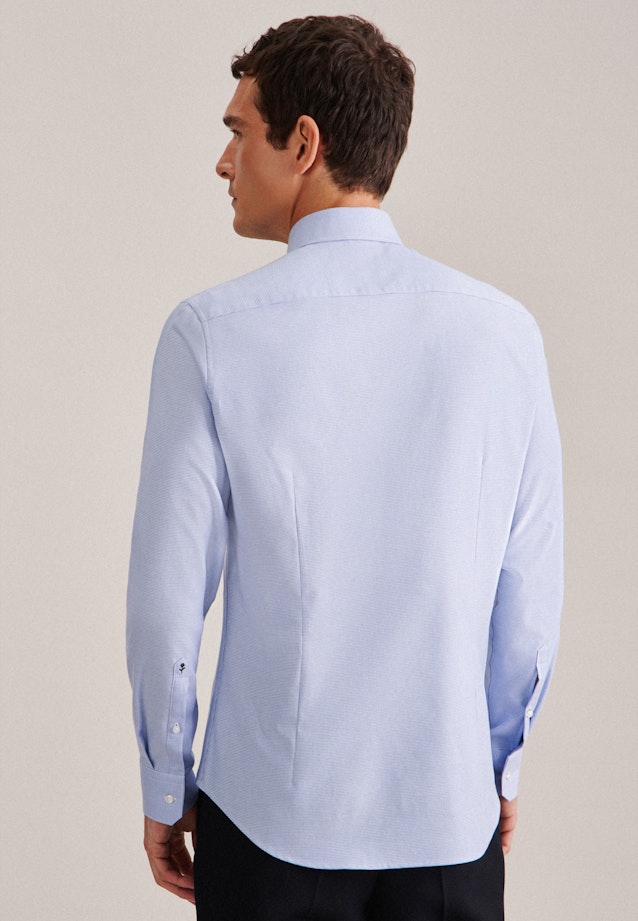 Non-iron Structure Business Shirt in Shaped with Kent-Collar and extra long sleeve in Light Blue | Seidensticker Onlineshop