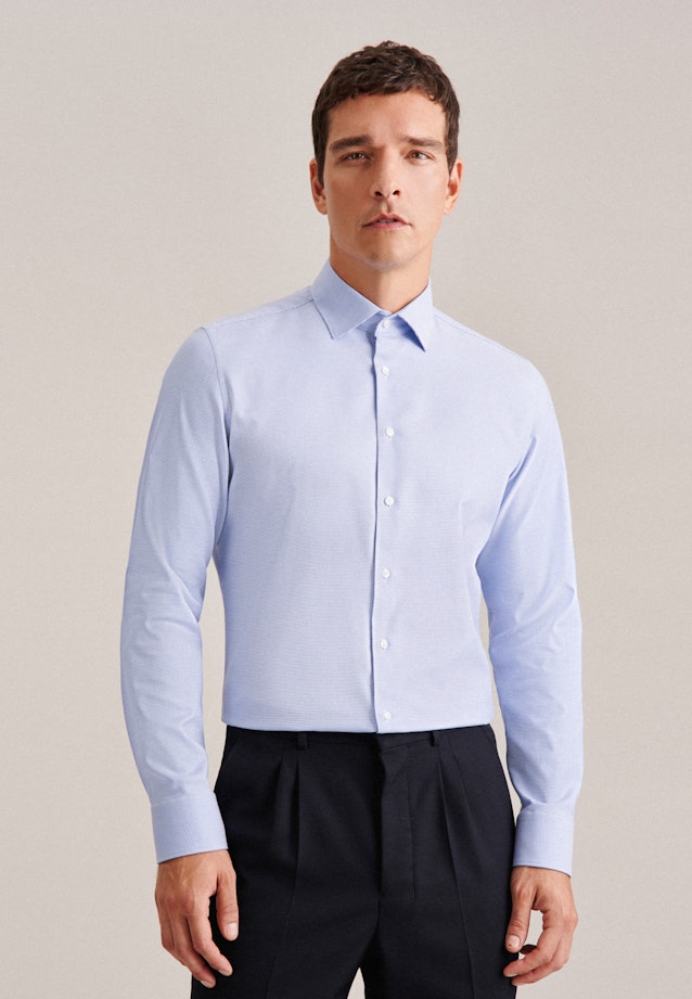 Non-iron Structure Business Shirt in X-Slim with Kent-Collar and extra long sleeve in Light Blue | Seidensticker Onlineshop