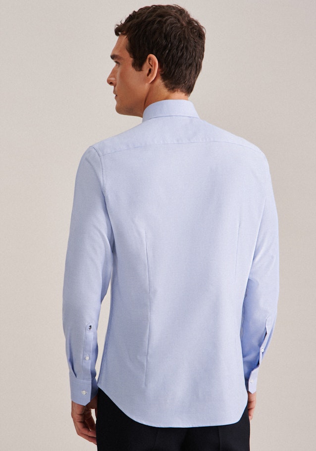 Non-iron Structure Business Shirt in X-Slim with Kent-Collar and extra long sleeve in Light Blue |  Seidensticker Onlineshop