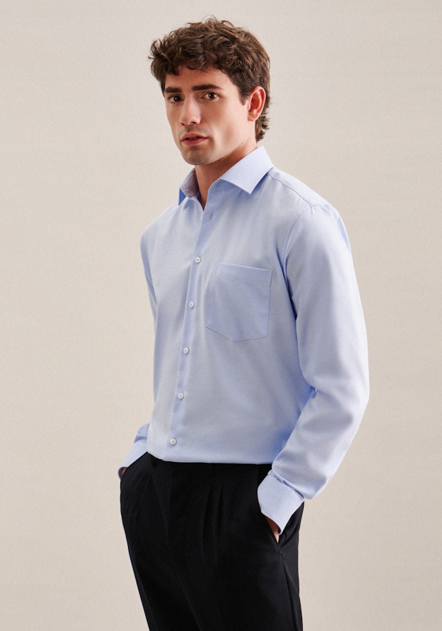 Non-iron Twill Business Shirt in Regular with Kent-Collar and extra long sleeve in Light Blue | Seidensticker Onlineshop