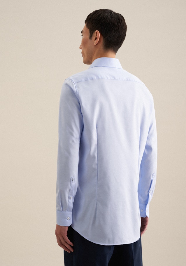 Non-iron Twill Business overhemd in Slim with Kentkraag and extra long sleeve in Lichtblauw | Seidensticker Onlineshop
