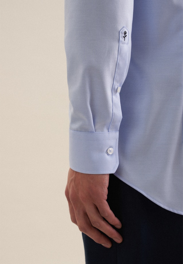 Non-iron Twill Business overhemd in Slim with Kentkraag and extra long sleeve in Lichtblauw |  Seidensticker Onlineshop