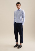 Non-iron Twill Business overhemd in Slim with Kentkraag and extra long sleeve in Lichtblauw |  Seidensticker Onlineshop