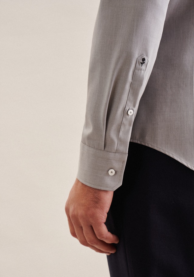 Non-iron Structure Business Shirt in Slim with Kent-Collar and extra long sleeve in Grey |  Seidensticker Onlineshop