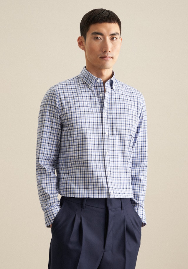 Non-iron Twill Business Shirt in Shaped with Button-Down-Collar in Light Blue | Seidensticker Onlineshop