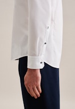 Non-iron Poplin Business Shirt in Slim with Kent-Collar and extra long sleeve in White |  Seidensticker Onlineshop