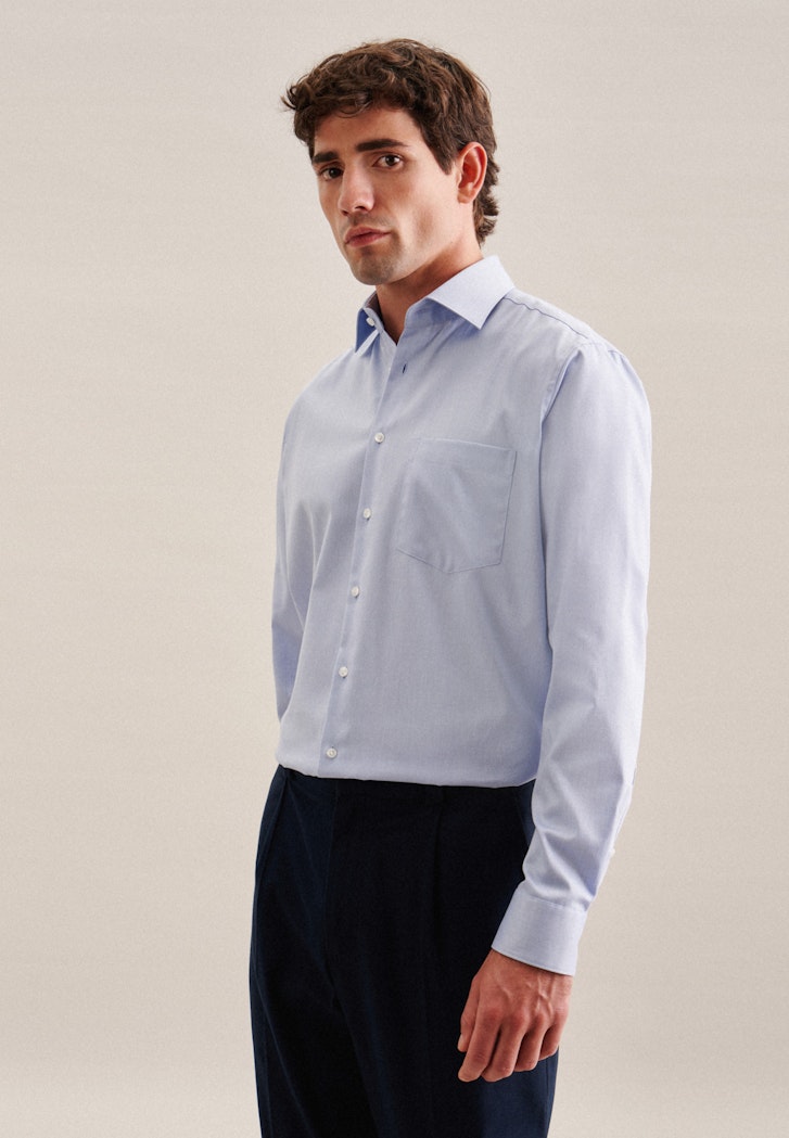 Men Easy-iron Twill Business Shirt in Slim with Kent-Collar light blue