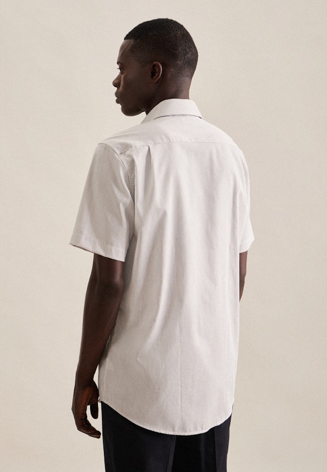 Non-iron Twill Short sleeve Business Shirt in Regular with Kent-Collar in Brown | Seidensticker Onlineshop