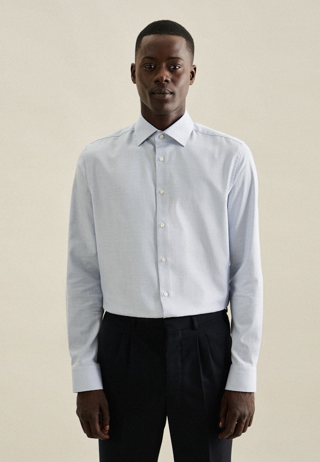 Easy-iron Structure Business Shirt in Slim with Kent-Collar in Light Blue | Seidensticker online shop