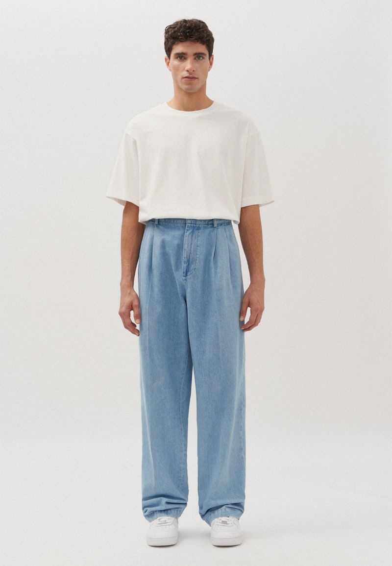 Pleated trousers Oversized