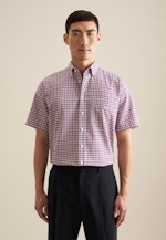 Non-iron Twill Short sleeve Business Shirt in Regular with Button-Down-Collar in Pink |  Seidensticker Onlineshop