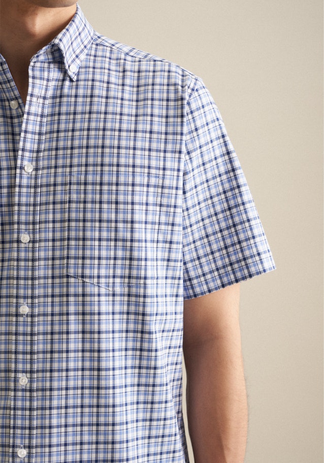 Non-iron Twill Short sleeve Business Shirt in Regular with Button-Down-Collar in Light Blue |  Seidensticker Onlineshop