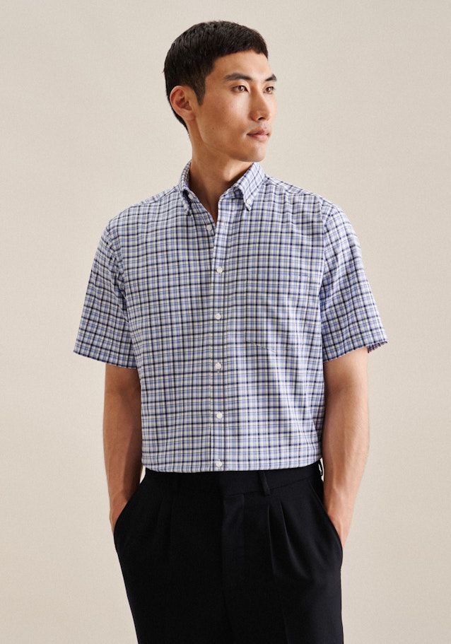Non-iron Twill Short sleeve Business Shirt in Comfort with Button-Down-Collar in Light Blue | Seidensticker Onlineshop