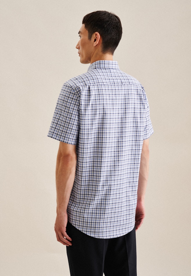 Non-iron Twill Short sleeve Business Shirt in Comfort with Button-Down-Collar in Light Blue | Seidensticker Onlineshop