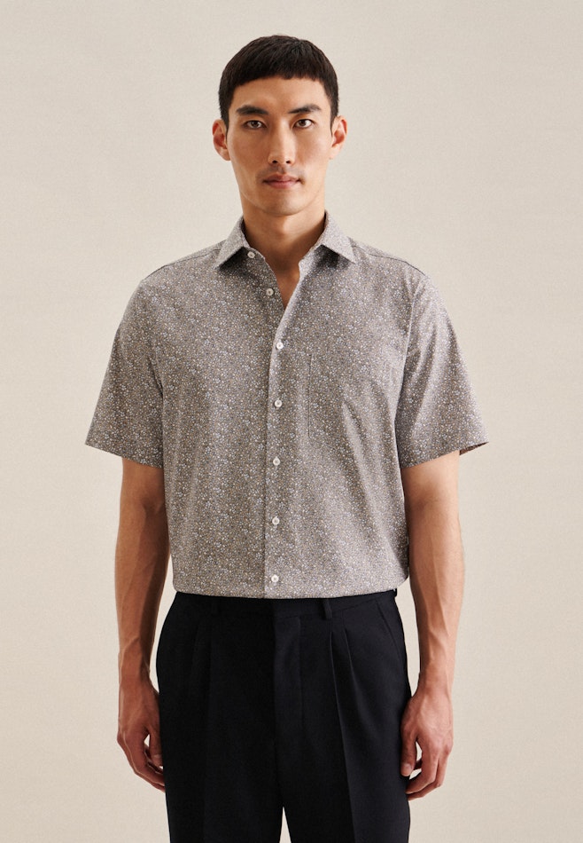 Twill Short sleeve Business Shirt in Regular with Kent-Collar in Brown | Seidensticker online shop