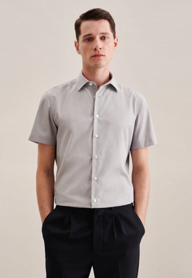 Non-iron Poplin Short sleeve Business Shirt in Slim with Kent-Collar in Grey |  Seidensticker Onlineshop