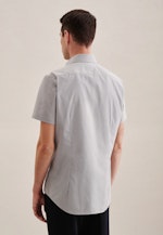 Non-iron Poplin Short sleeve Business Shirt in Slim with Kent-Collar in Grey |  Seidensticker Onlineshop