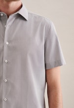 Non-iron Poplin Short sleeve Business Shirt in Slim with Kent-Collar in Grey |  Seidensticker Onlineshop