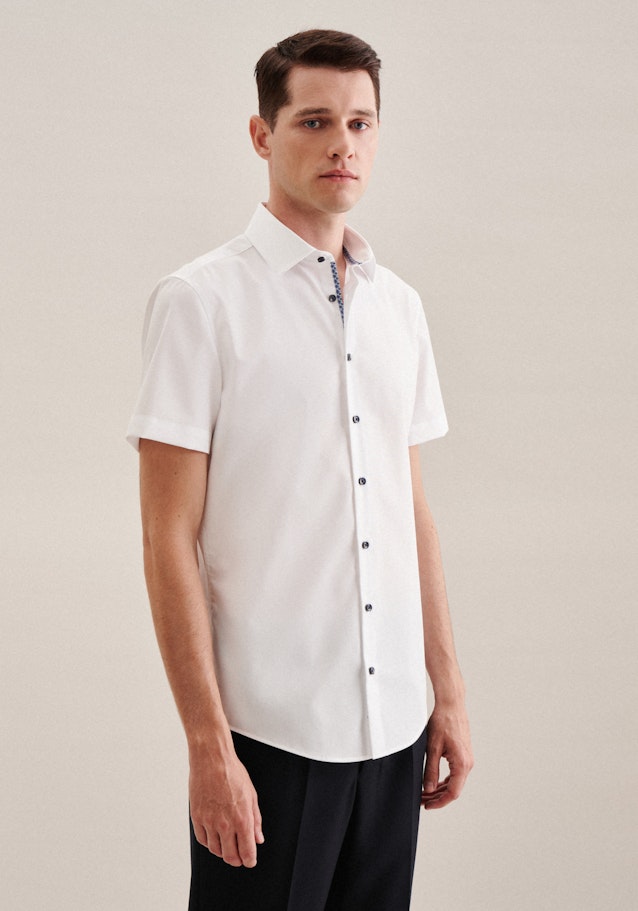 Bügelfreies Popeline Kurzarm Business Hemd in Slim mit Kentkragen in Weiß | Seidensticker Onlineshop