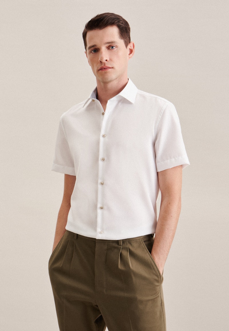 Non-iron Twill Short sleeve Business Shirt in Shaped with Kent-Collar