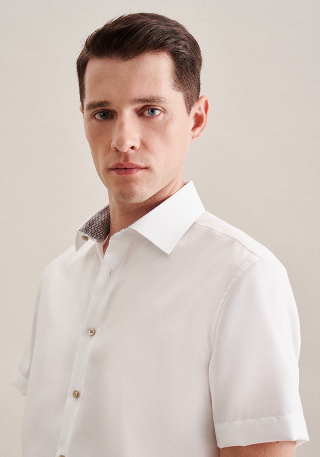 Bügelfreies Twill Kurzarm Business Hemd in Shaped mit Kentkragen in Weiß |  Seidensticker Onlineshop