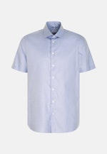 Non-iron Structure Short sleeve Business Shirt in Shaped with Kent-Collar in Light Blue |  Seidensticker Onlineshop