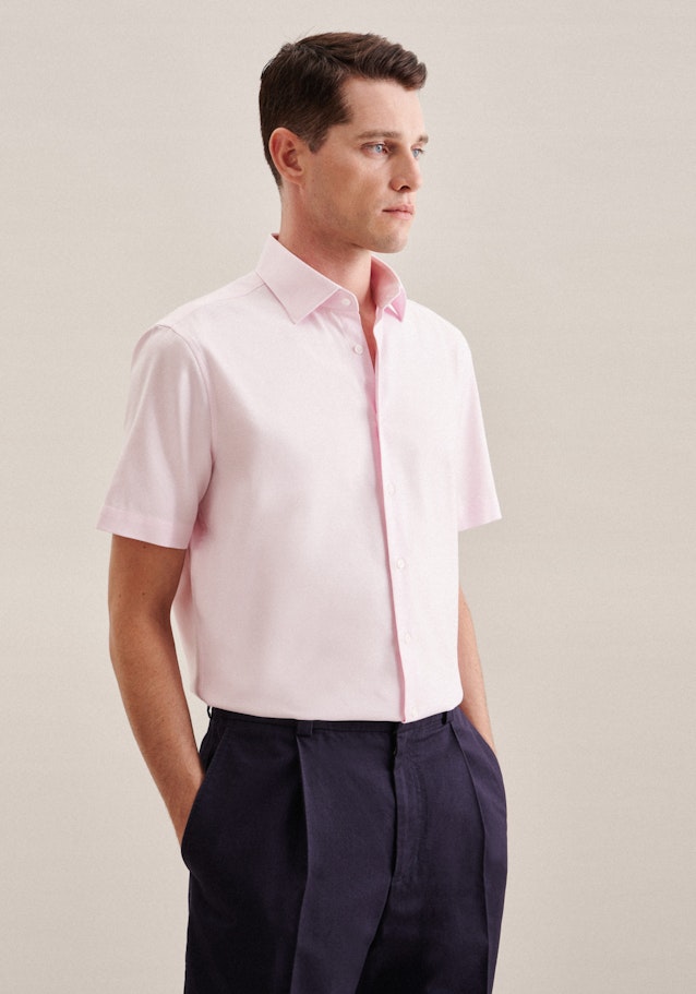 Bügelfreies Struktur Kurzarm Business Hemd in Shaped mit Kentkragen in Rosa/Pink | Seidensticker Onlineshop