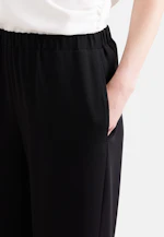 Fließende Hose mit Gummibund in Schwarz |  Seidensticker Onlineshop