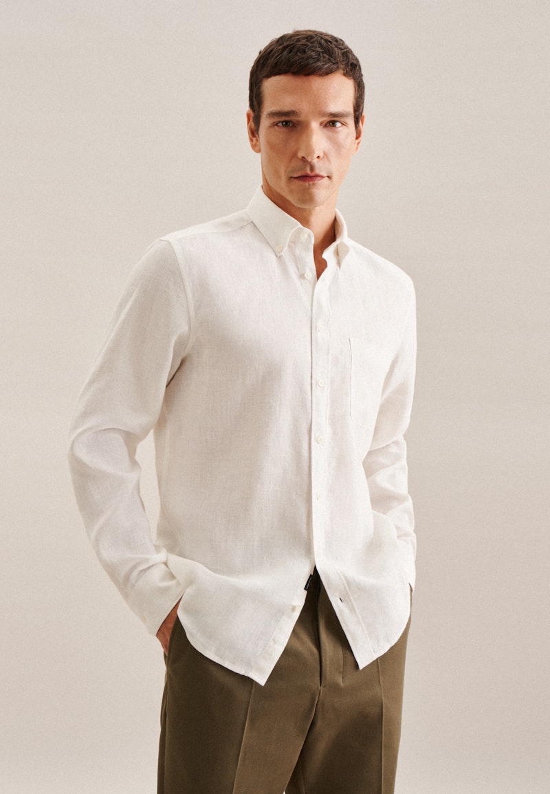 Leinen Casual Hemd in Regular mit Button-Down-Kragen