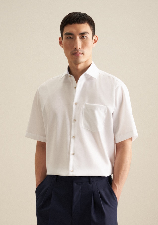 Bügelfreies Twill Kurzarm Business Hemd in Comfort mit Kentkragen in Weiß | Seidensticker Onlineshop