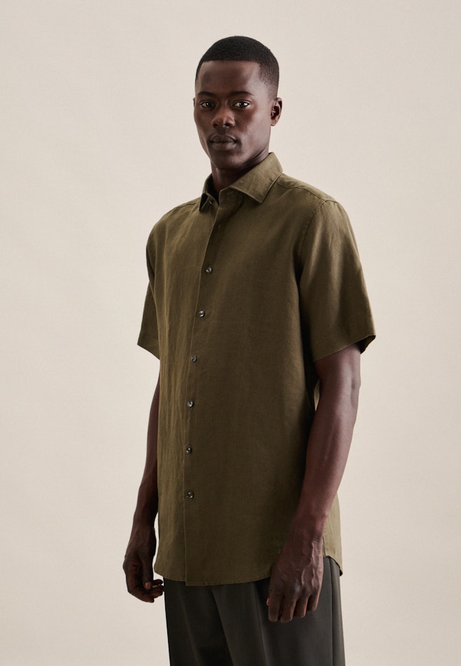Linen Short sleeve Business Shirt in Regular with Kent-Collar in Green | Seidensticker online shop
