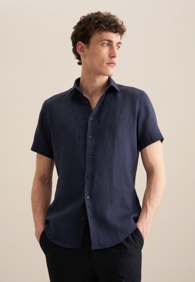 Linen Short sleeve Business Shirt in Shaped with Kent-Collar in Dark Blue | Seidensticker online shop