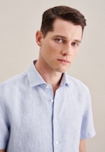 Linen Short sleeve Business Shirt in Shaped with Kent-Collar in Light Blue |  Seidensticker Onlineshop