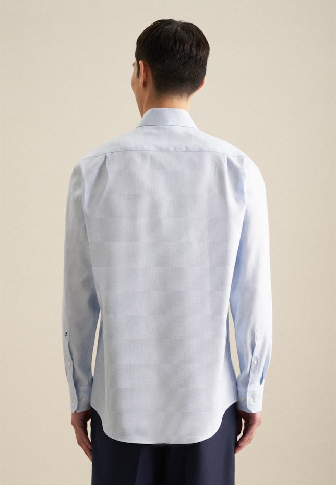 Easy-iron Structure Business Shirt in Regular with Kent-Collar and extra long sleeve in Light Blue | Seidensticker online shop