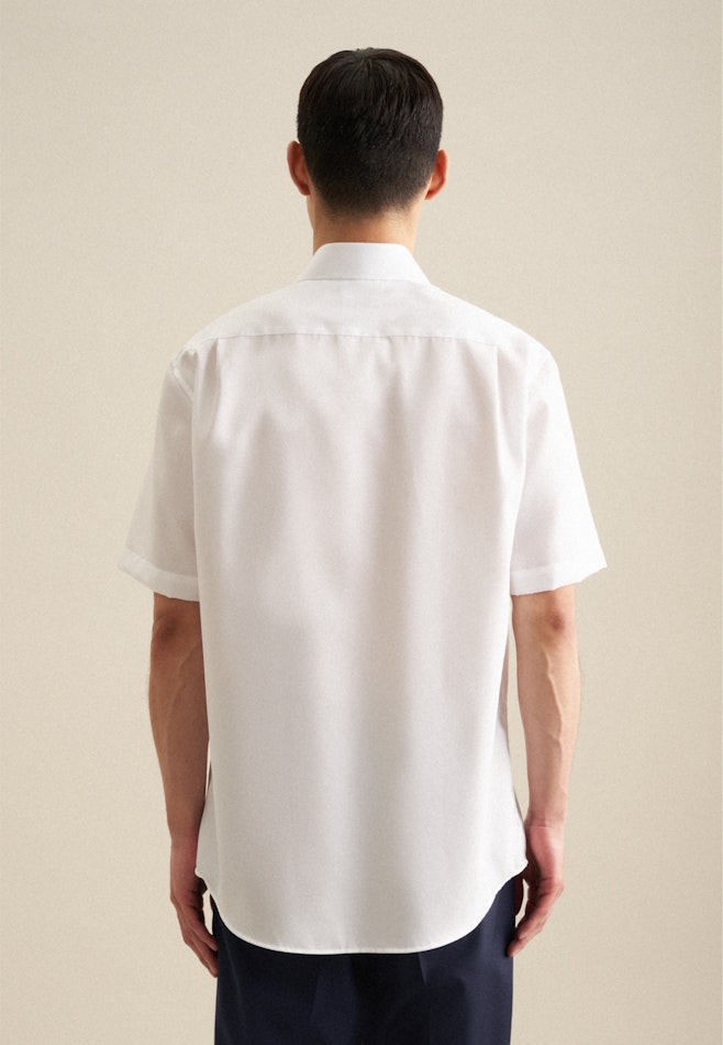 Non-iron Twill Short sleeve Business Shirt in Regular with Kent-Collar in White | Seidensticker online shop