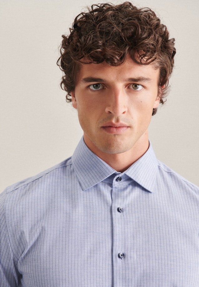 Easy-iron Herringbone pattern Business Shirt in Slim with Kent-Collar in Light Blue |  Seidensticker Onlineshop