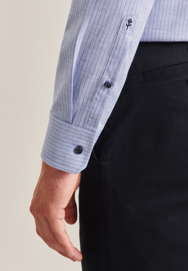 Easy-iron Herringbone pattern Business Shirt in Slim with Kent-Collar in Light Blue |  Seidensticker Onlineshop