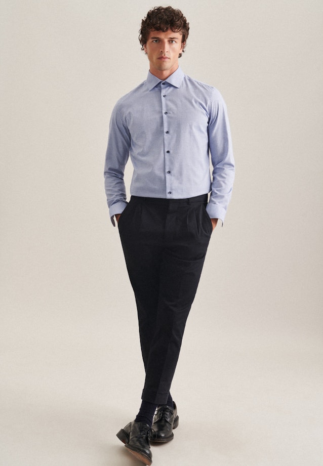 Easy-iron Herringbone pattern Business Shirt in Slim with Kent-Collar in Light Blue |  Seidensticker Onlineshop