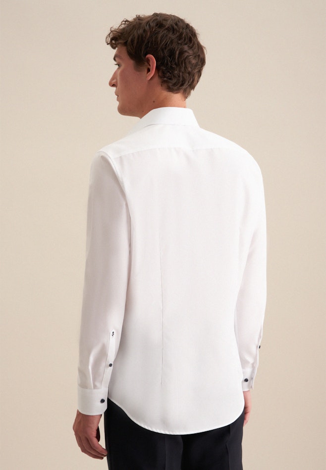 Non-iron Structure Business Shirt in Shaped with Kent-Collar in White | Seidensticker online shop